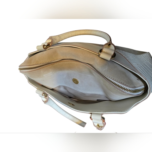 Elegant Cream and Tan Shoulder Bag - Picture 5 of 11